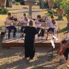 <p>il Petite ensemble diretto da Janet Zadow si esibisce a Lastra a Signa nella splendida cornice di Villa Caruso</p>